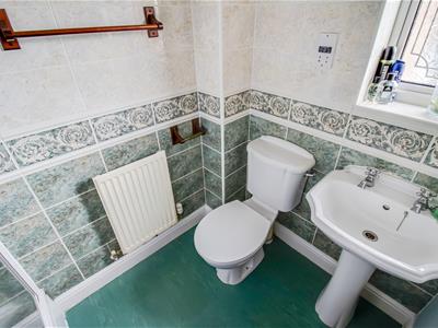 EN SUITE SHOWER ROOM/W.C.